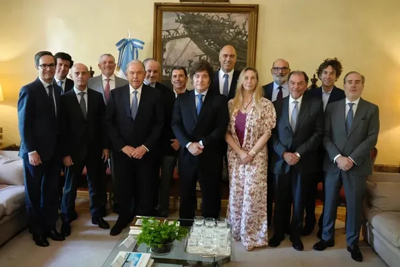 Milei presentó la “nueva era” económica de Argentina a empresarios en España