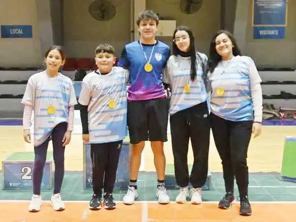 Cinco campeones en la
etapa provincial en esgrima