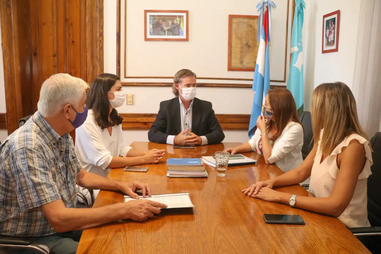 Agrotóxicos: Piaggio se reunió con legisladores para avanzar en políticas provinciales