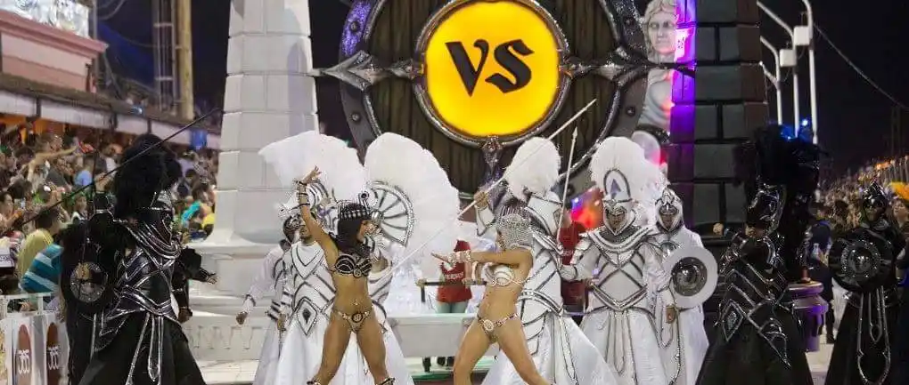 El Carnaval pudo contra el clima y se vivió una gran noche