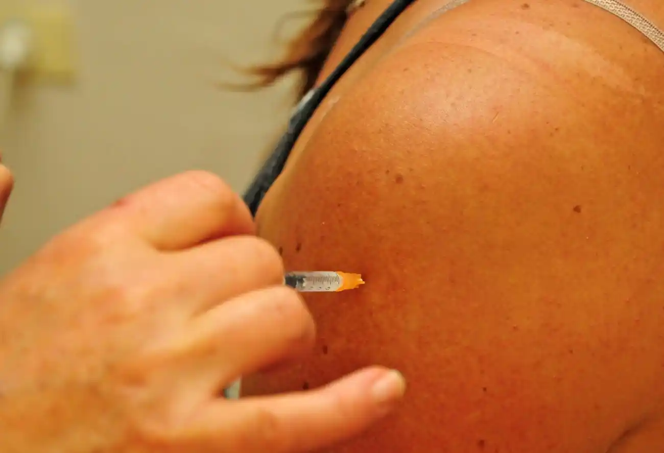 Empieza la vacunación masiva y los puntos de difusión ya inscribieron a mil tandilenses