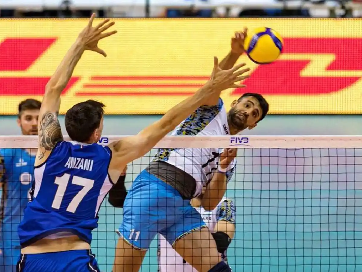 La selección masculina de vóleibol perdió 3-1 ante Rusia