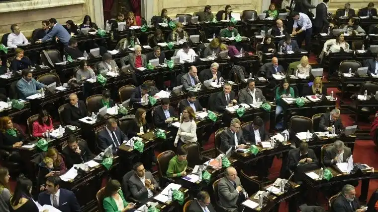 Debate sobre el aborto legal: Leve ventaja a favor
