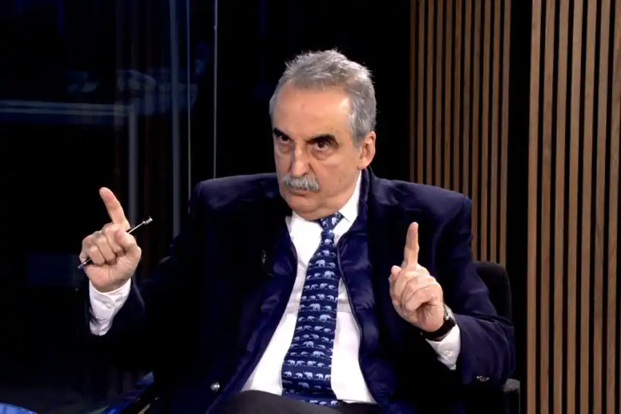 “Milei recibió una herencia espantosa, pero complicó todo más aún y, encima, está chapita”, aseguró Moreno