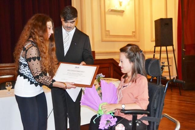 Emotivo reconocimiento del Concejo a mujeres gualeyas
