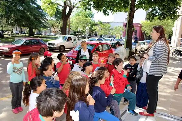 Alumnos de la Rocamora realizaron una visita guiada por el Municipio