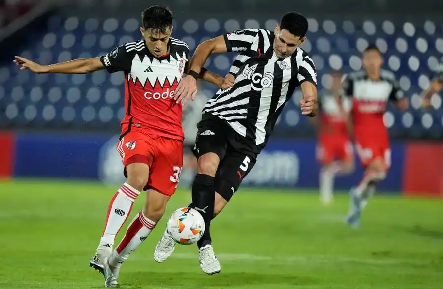 River ganó 2-0 a Libertad de Paraguay
