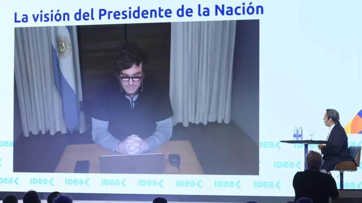 Milei planteó que en 2027 se elegirá entre un “país grande” y uno “miserable”
