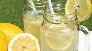 Desintoxica el organismo con jugo de limón. Aquí cinco recetas