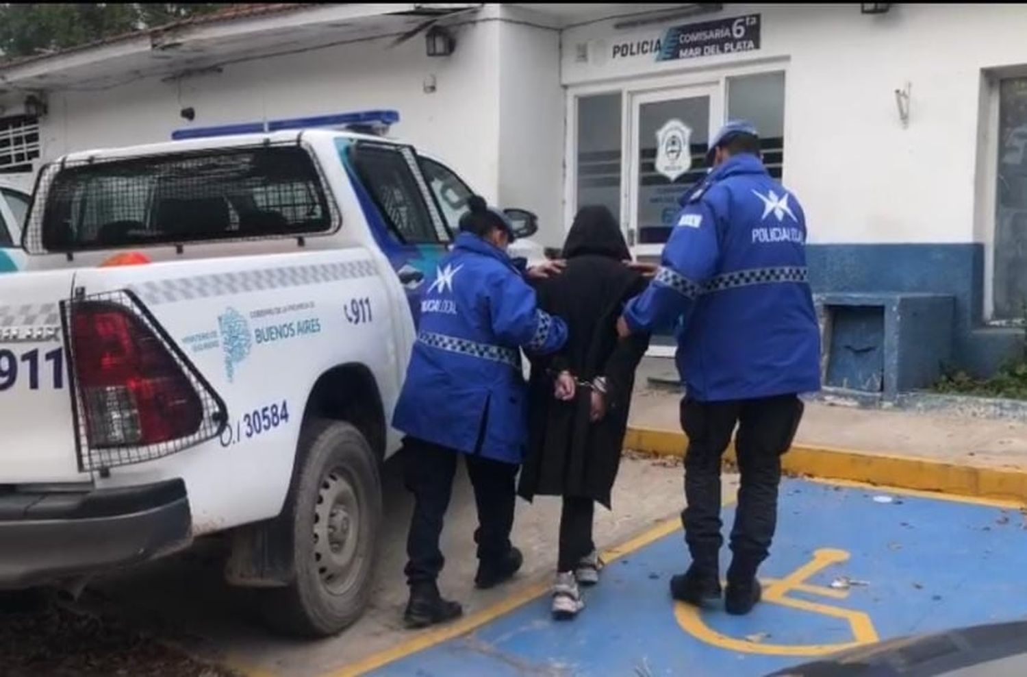 Vecinos de barrio Ameghino capturaron a una ladrona con numerosos antecedentes