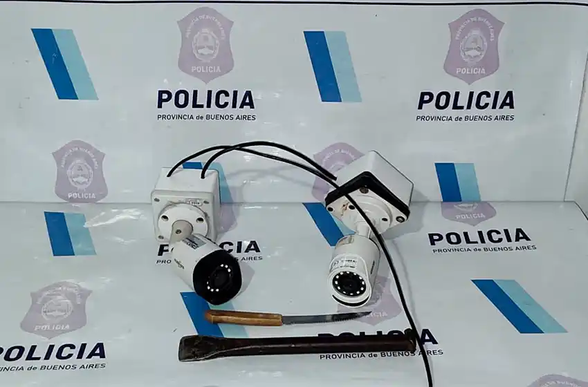 Atrapan a malviviente con dos cámaras de seguridad robadas: era un prófugo de la Justicia