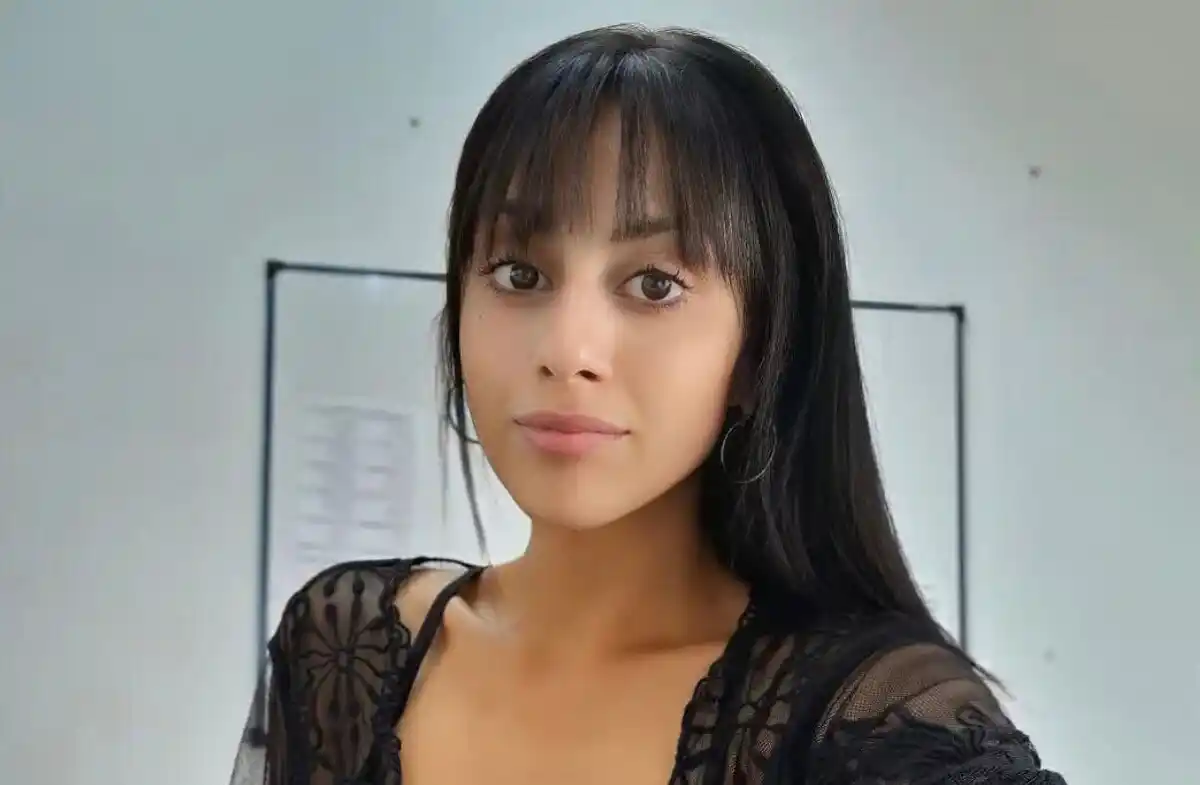 La mujer volvió a su puesto en el Consejo Escolar