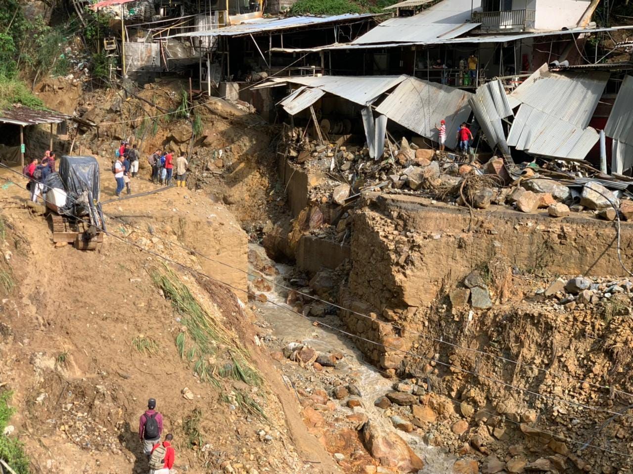 Avalancha deja en la ruina a familias en Caldas