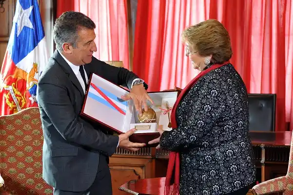 Urribarri, Bordet y Bahl fueron recibidos por la presidenta de Chile