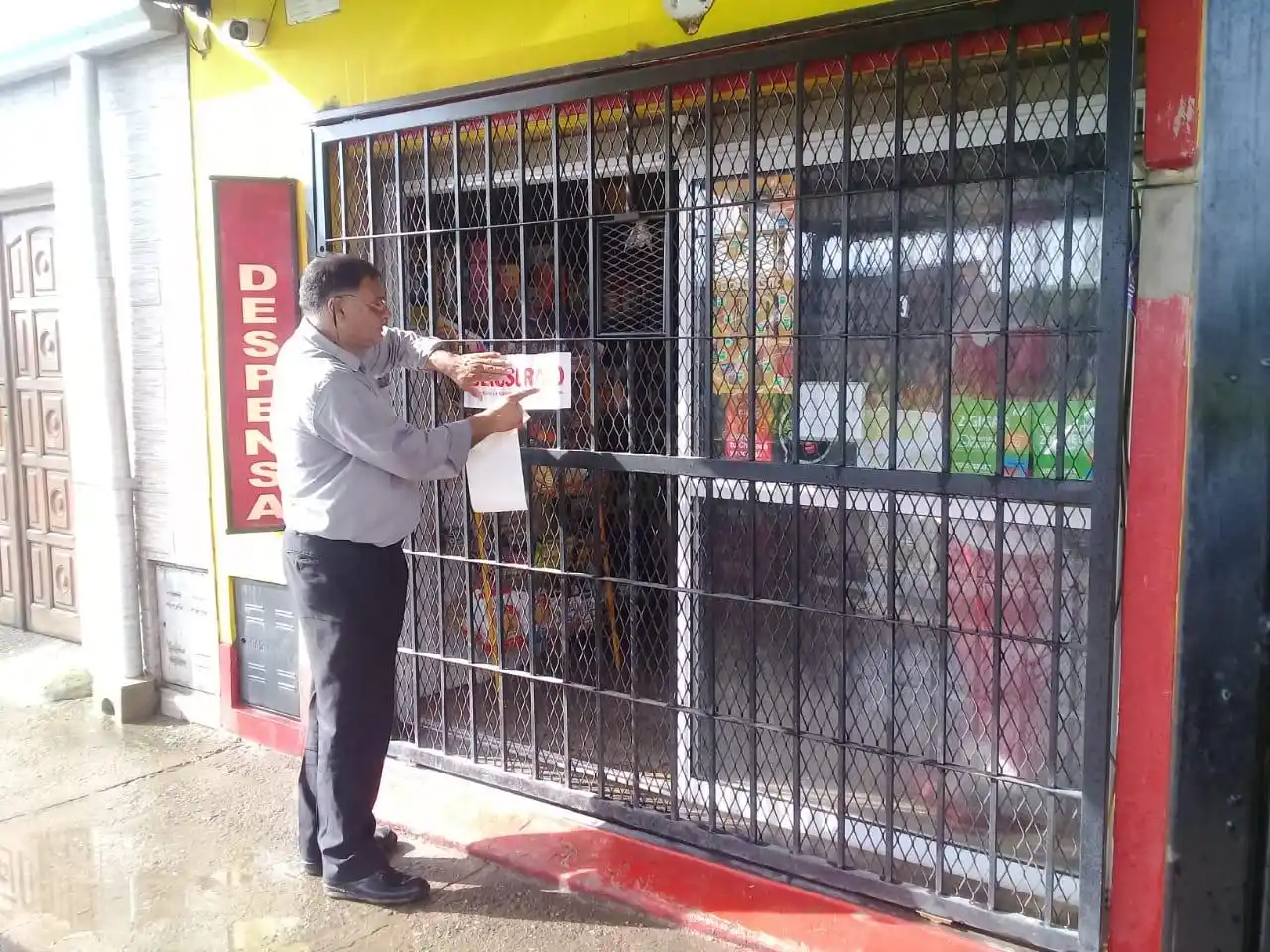 El Municipio clausura cuatro locales por venta de pirotecnia