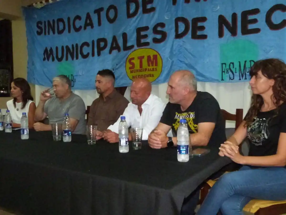 Acompañados. Gastón Diaz y Jorge Saba por Alberto Giménez, Natalia Steffen y Paula Faramiñán