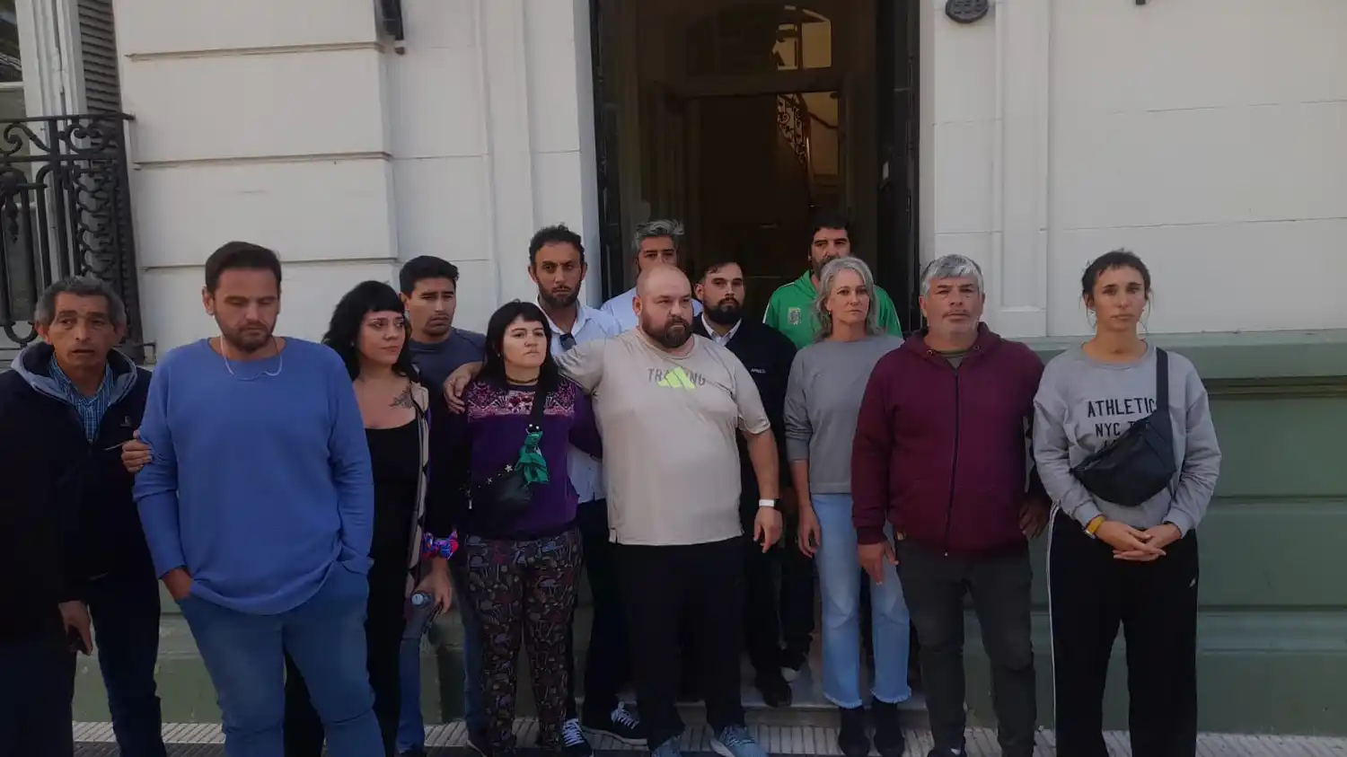 Por dos despidos en Anses, trabajadores se declararon en asamblea permanente