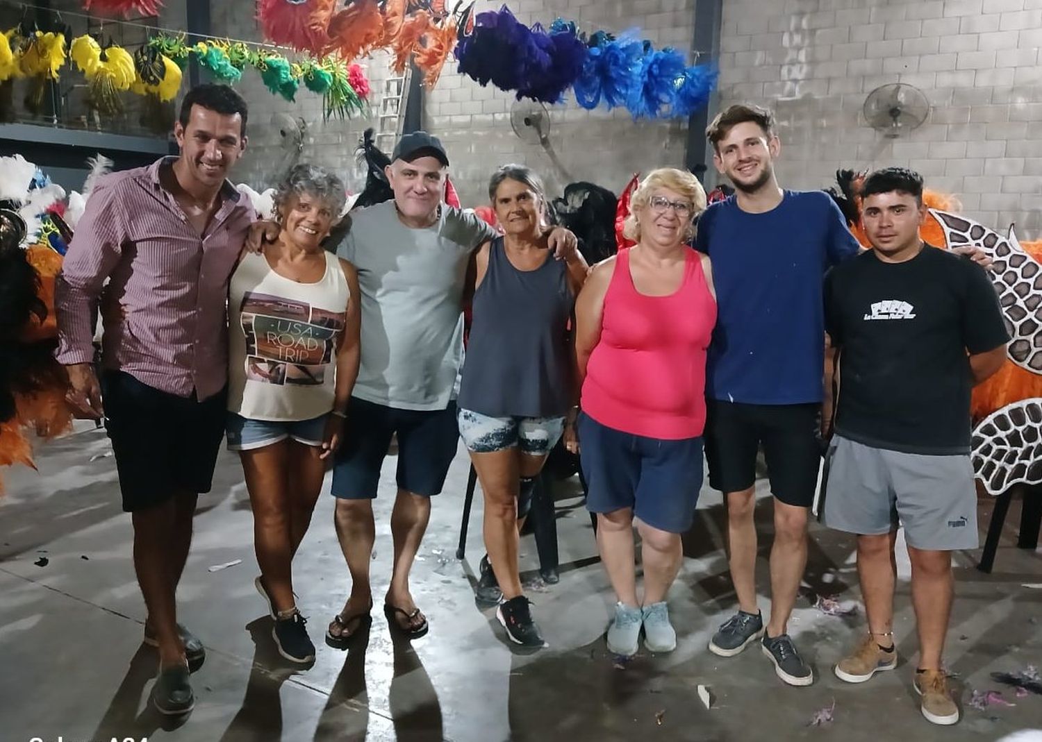 Integrantes del taller de espaldares y tocados de Sambá Verá-
