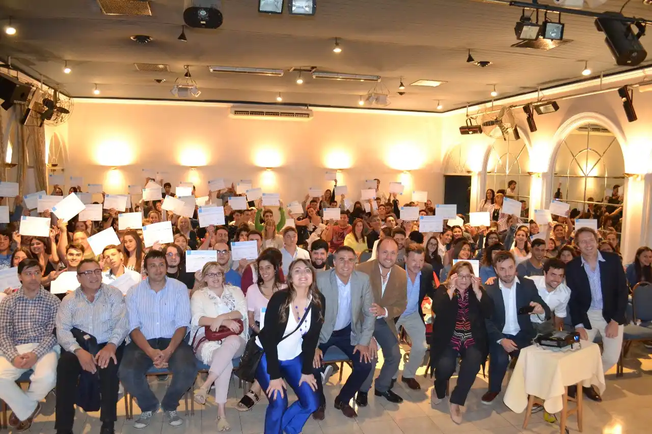 Más de 150 jóvenes recibieron certificados del Ministerio de Trabajo de Nación