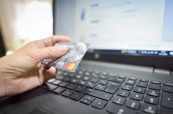 Las estafas digitales crecieron más del 40% en el último año: las principales víctimas son adultos mayores