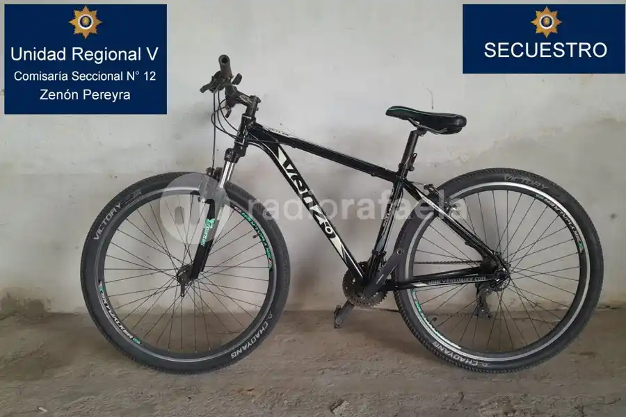 Le robaron la bici y no se quedó de brazos cruzados: siguió al ladrón por un camino rural hasta agarrarlo