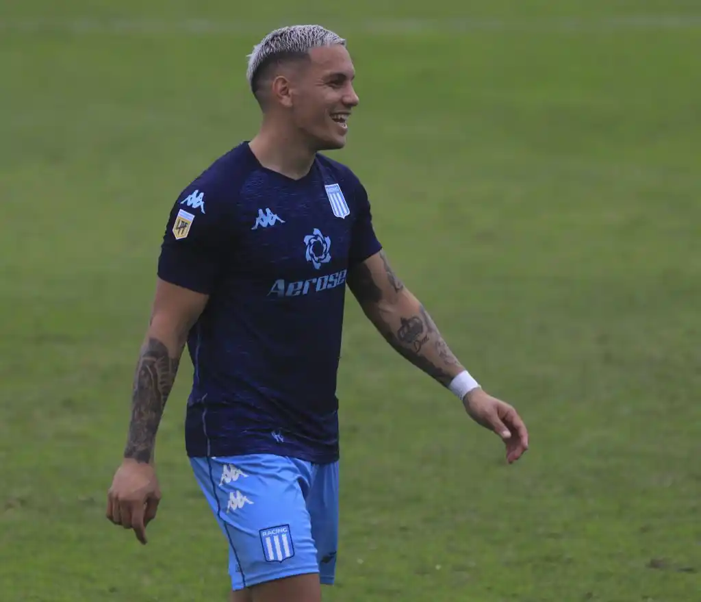 Racing juega en Brasil, con posibilidades de clasificarse