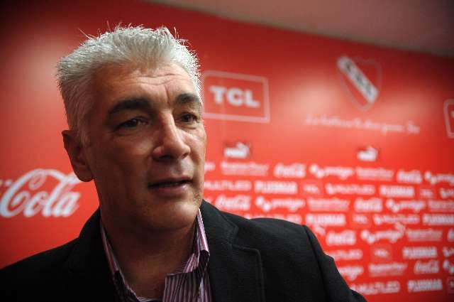 De Felippe fue presentado como nuevo técnico de Independiente