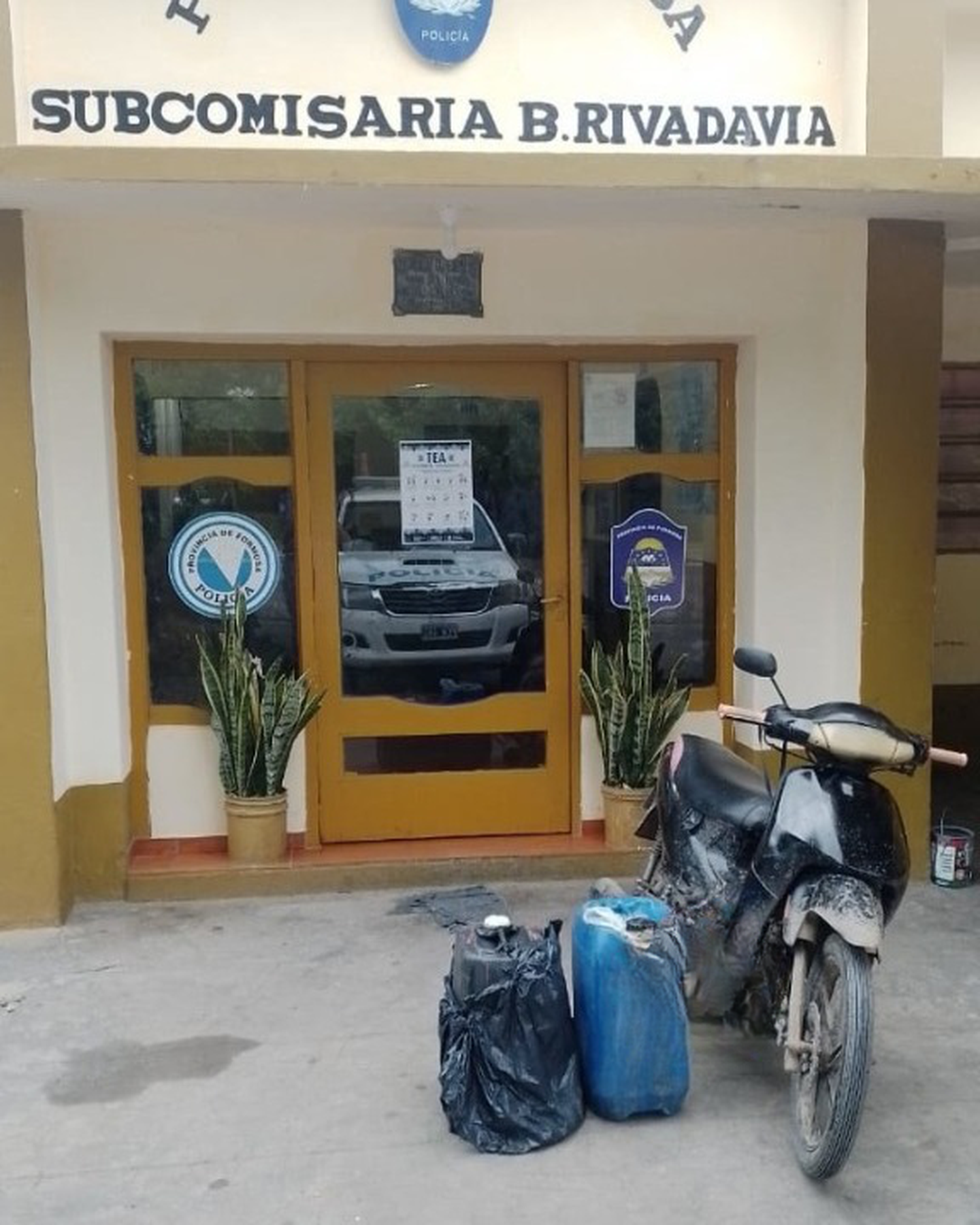 Transportaba combustible de manera ilegal con una motocicleta y termino detenido