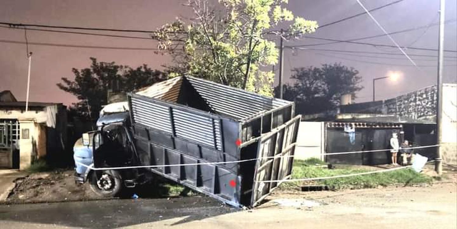 Choque colectivo contra camión