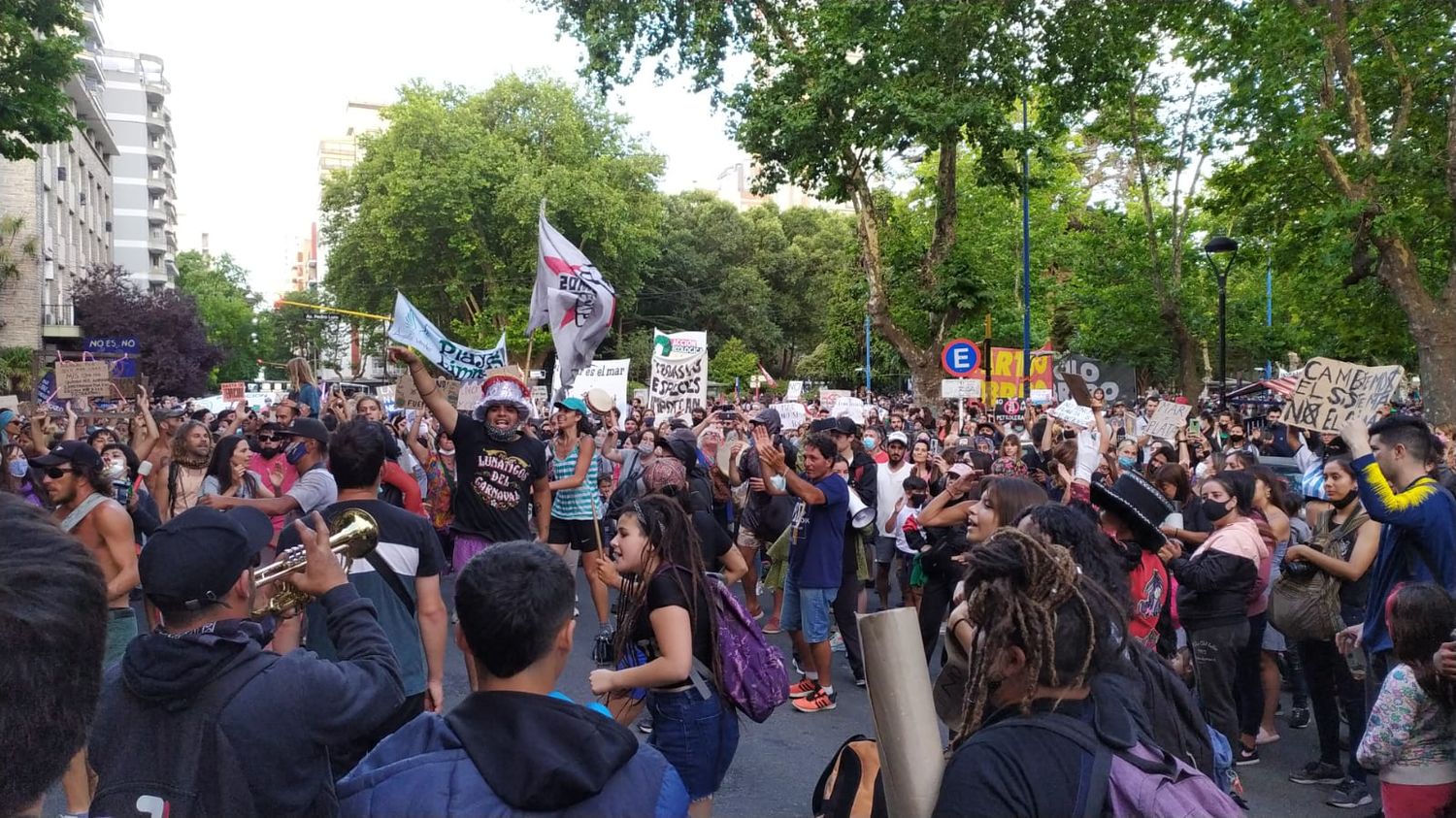 Mar del Plata y una multitudinaria movilización para decirle "No a las Petroleras"