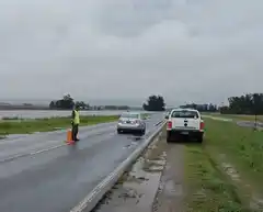 Desbordó el arroyo El Crespo, en un tramo de la Ruta 226 que une Balcarce con Tandil