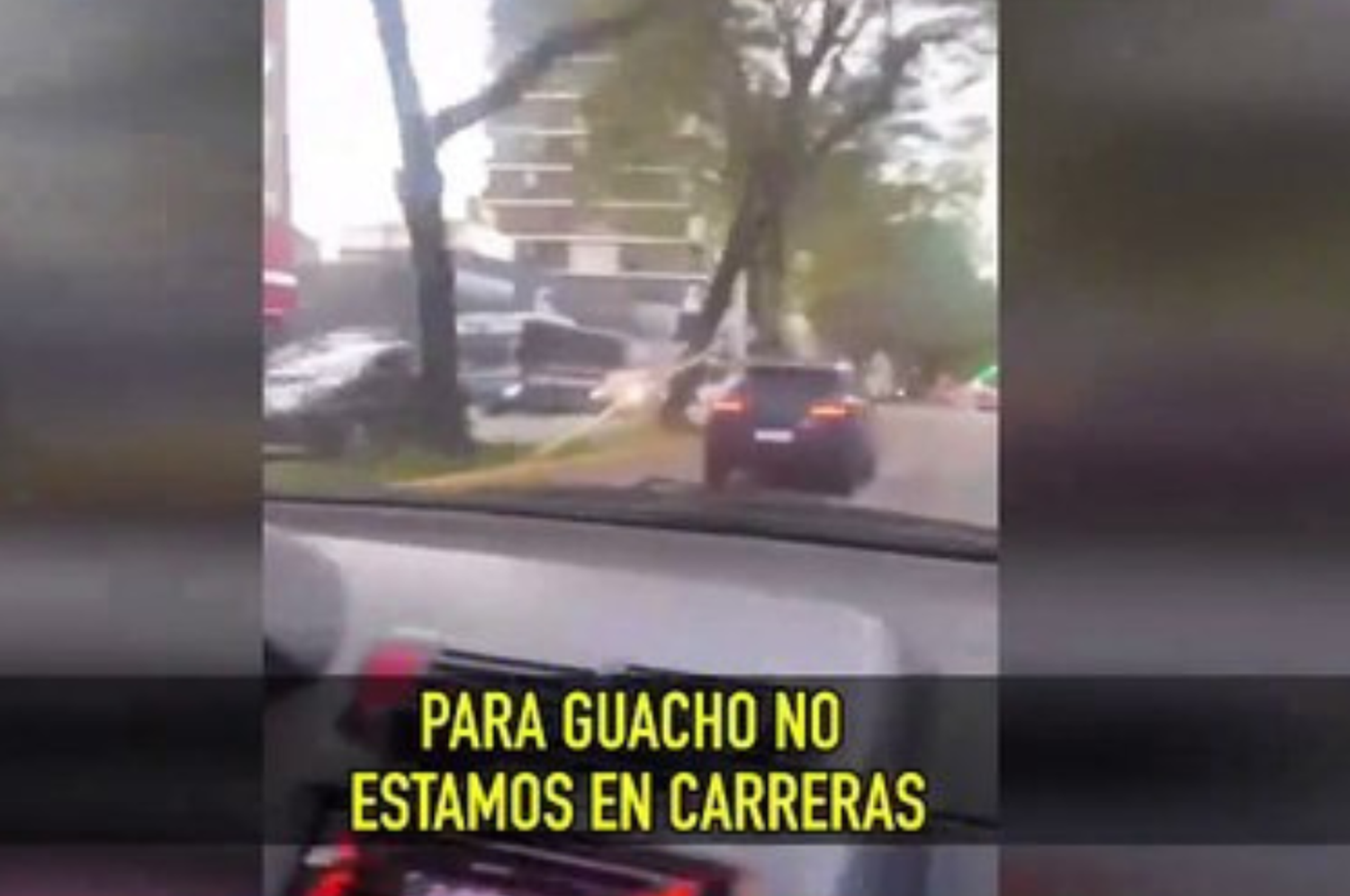 Creyó que era Colapinto: se filmó manejando a toda velocidad en plena avenida y terminó demorado