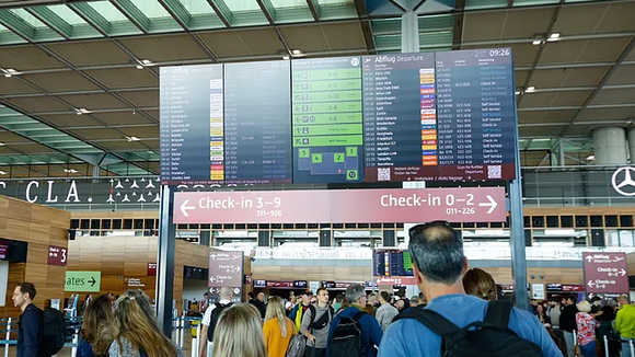 Un CIBERATAQUE golpea grandes aeropuertos europeos