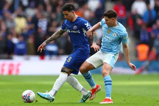 Manchester City fue más que Chelsea y es finalista