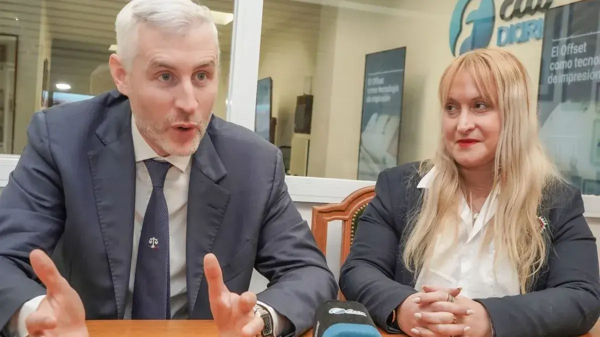 El cónsul Andrea Varischetti y la vicecónsul Marina Vázquez Pucillo