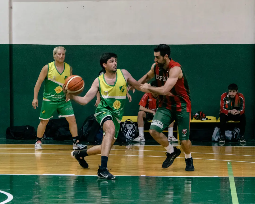 Play-Off de básquet: Costa Sud llevó la serie con Sarmiento al tercer partido