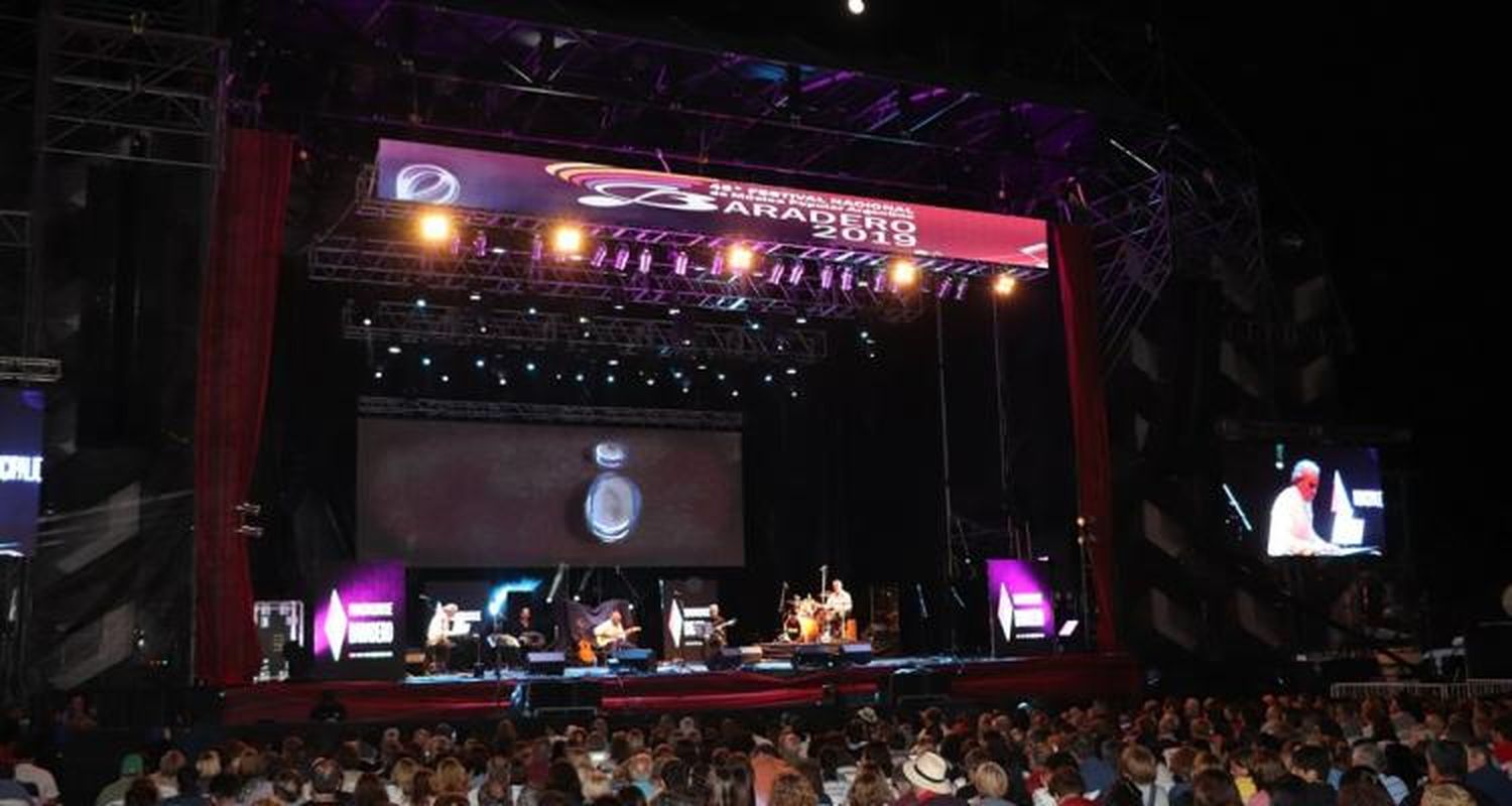 Banda XXI y el Toro Quevedo, en la tercera noche del Festival de Baradero