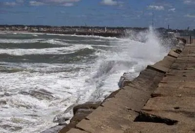 Alerta en la Costa Atlántica por importante crecida del mar 