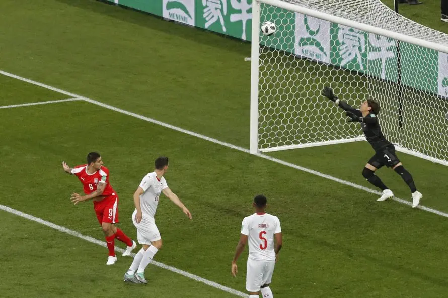 Suiza le ganó a Serbia y se acerca a los octavos de final