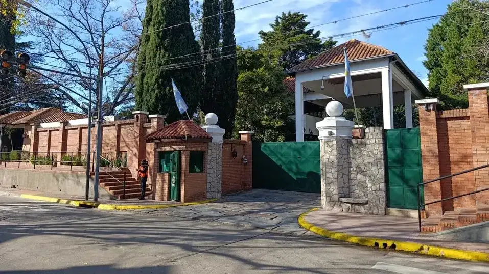 Milei y Adorni definen la salida de la Jefatura de Gabinete
