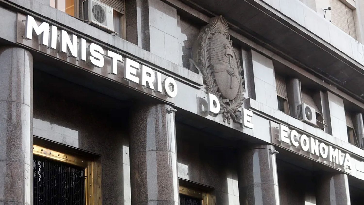 El Ministerio de Economía aseguró que volvió a desacelerar la inflación semanal