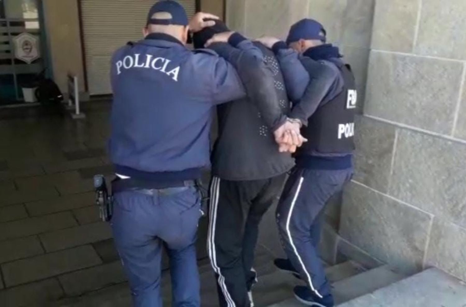 Atraparon a un prófugo que caminaba por la Rambla