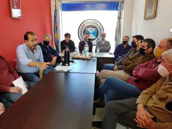 El secretario de Agricultura pasó por Tandil y mantuvo un diálogo “mano a mano” con productores