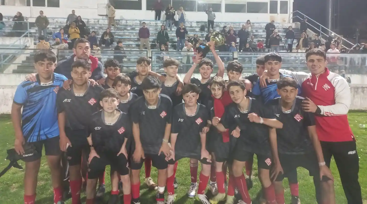 FOTO LIGA TANDILENSE DE FÚTBOL Atlético Ayacucho se coronó en Séptima.