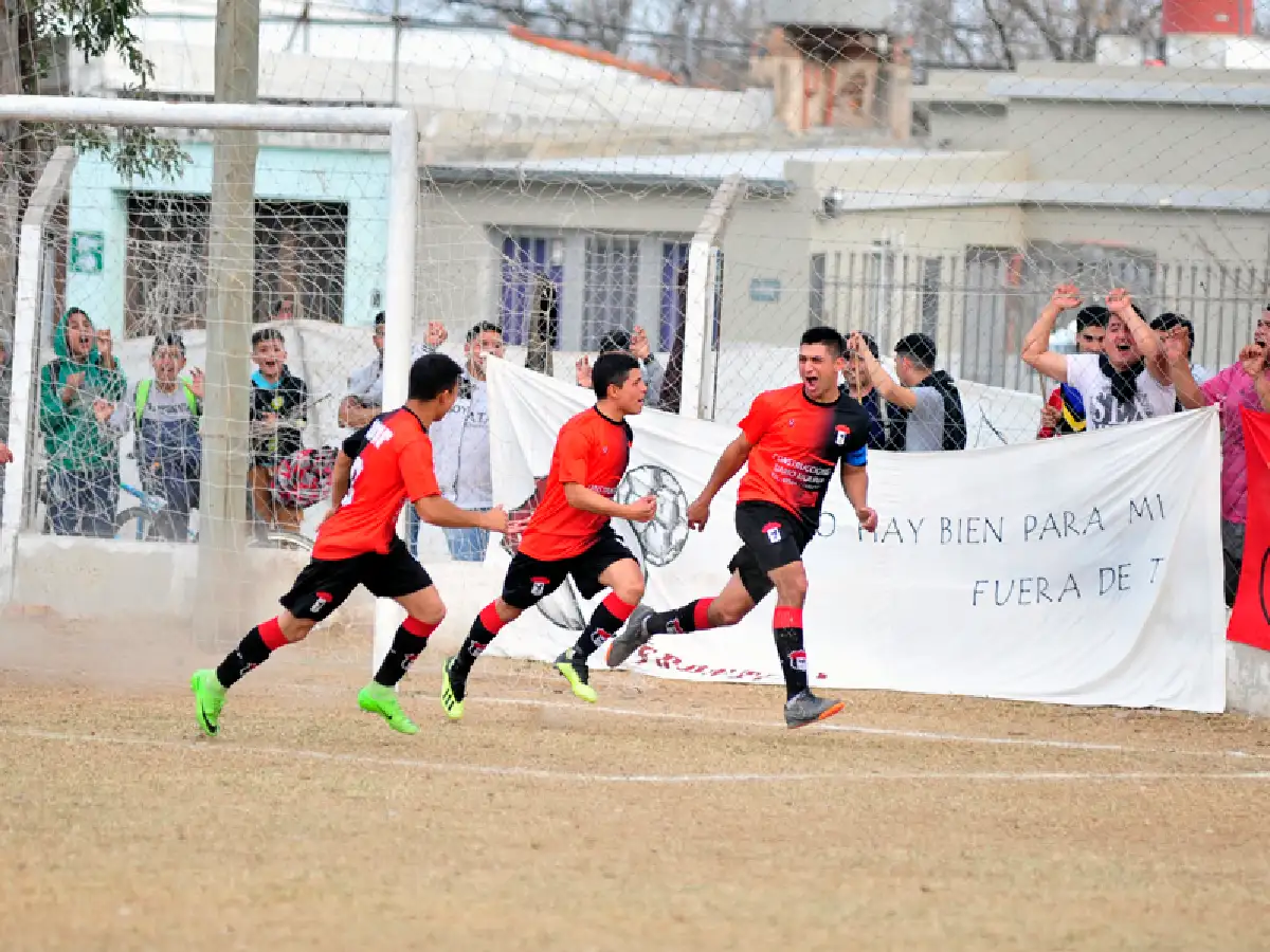 Defensores empató ante su gente