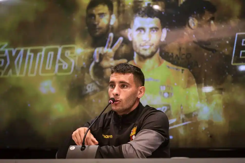 Emmanuel Martínez anunció su despedida en una conferencia de prensa (Foto: Barcelona SC)