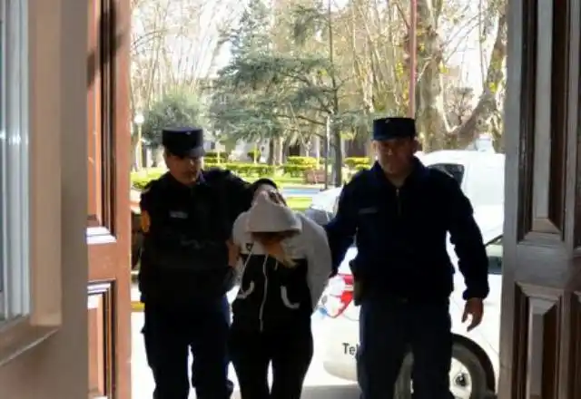 Les hizo una “gauchada” y terminaron robándole la camioneta a mano armada  