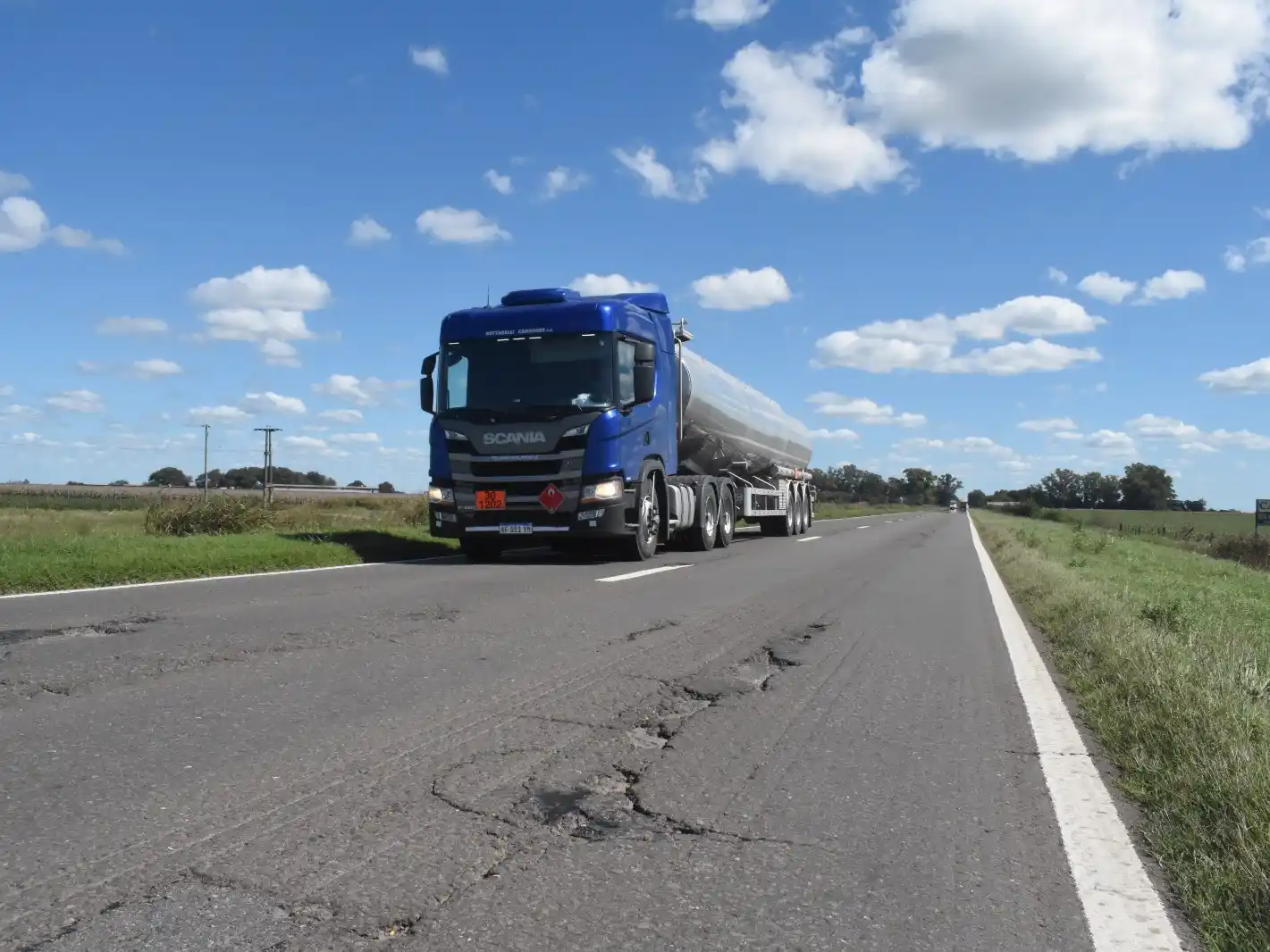 Ruta 33, una de las muchas trazas de jurisdicción nacional que surcan el territorio santafesino. Foto: Sur24