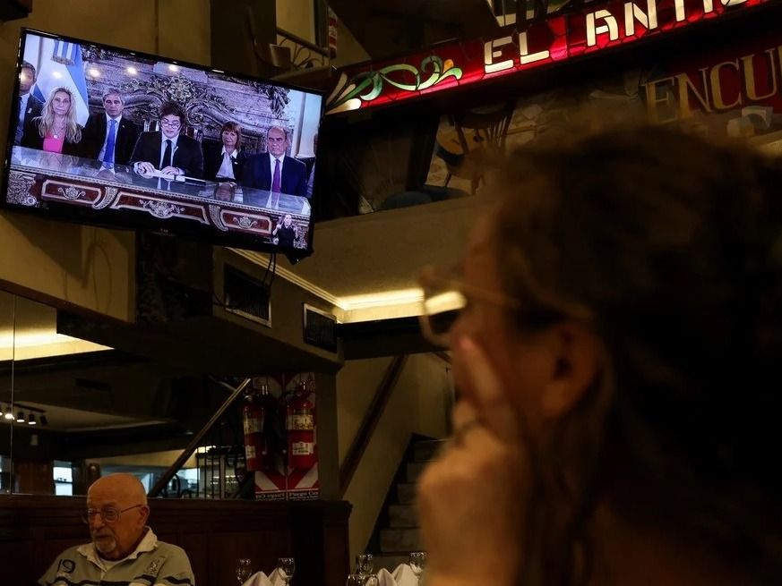 La medición de la opinión pública se registró en el medio del torbellino político por el caso Libra y económico por la incertidumbre cambiaria. Foto: REUTERS / Cristina Sille.