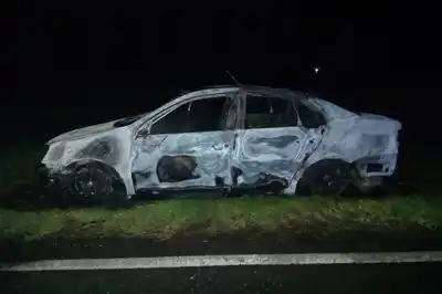 Impresionante incendio en Ruta 34: un auto quedó carbonizado